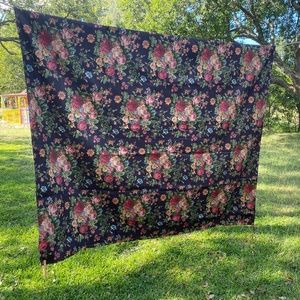 🌺Gorgeous Chocolate Brown Floral Tablecloth🌻